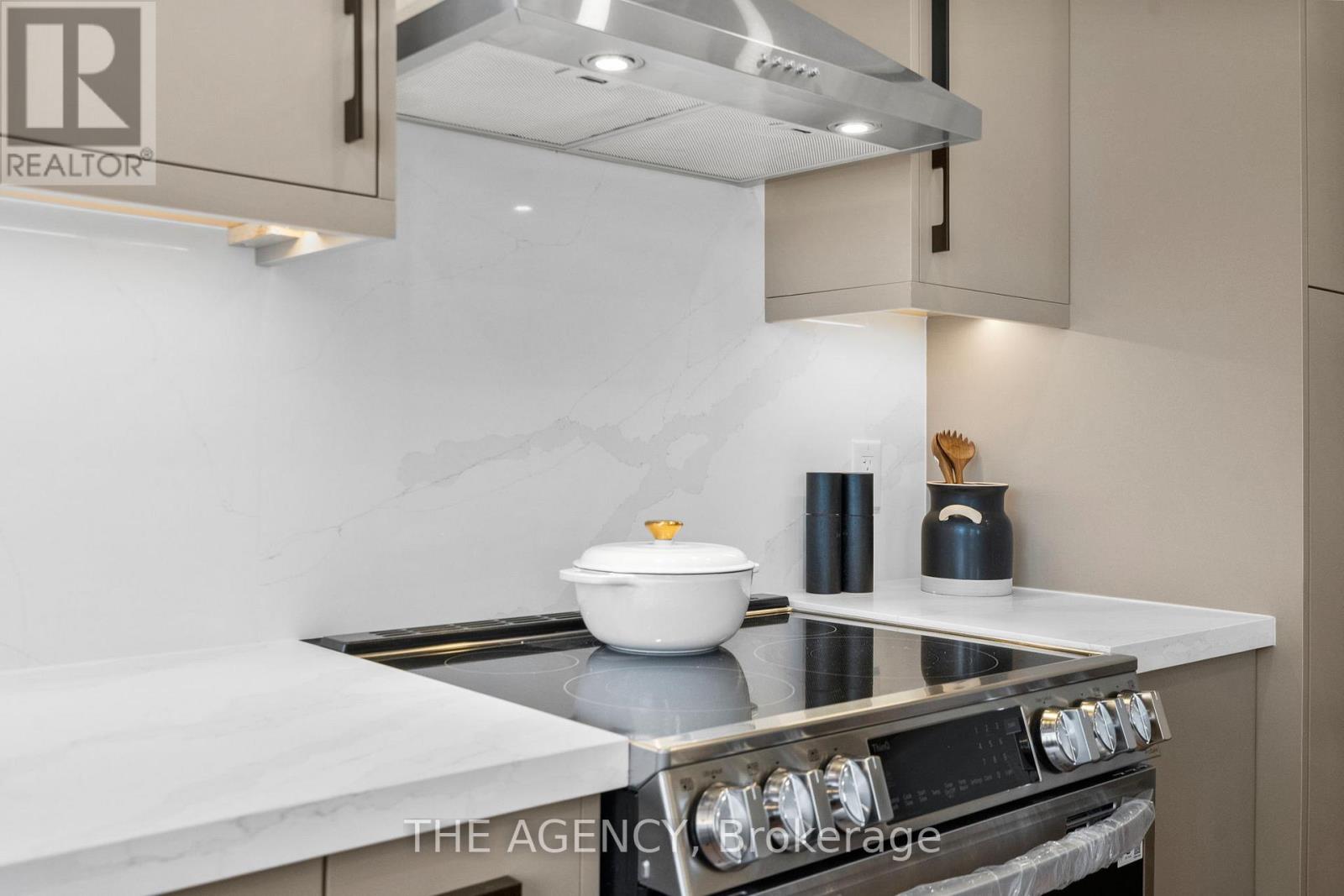 41 St Andrews Boulevard, Toronto, Ontario  M9R 1W2 - Photo 17 - W12716406