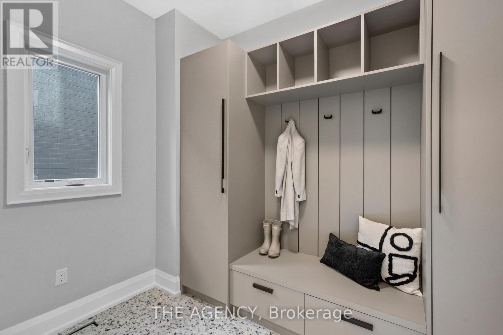 41 St Andrews Boulevard, Toronto, Ontario  M9R 1W2 - Photo 21 - W12716406