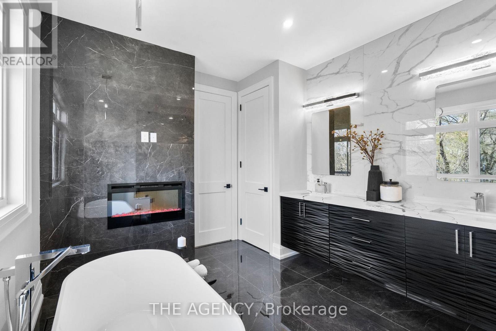 41 St Andrews Boulevard, Toronto, Ontario  M9R 1W2 - Photo 31 - W12716406