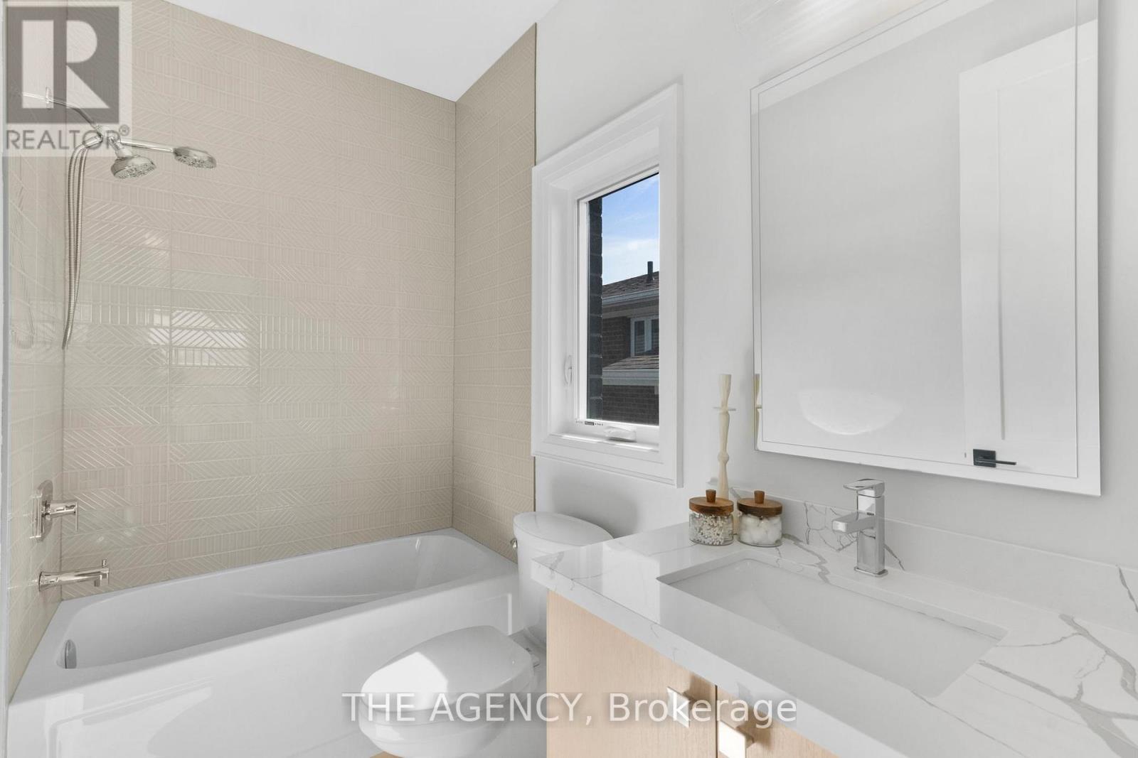 41 St Andrews Boulevard, Toronto, Ontario  M9R 1W2 - Photo 35 - W12716406