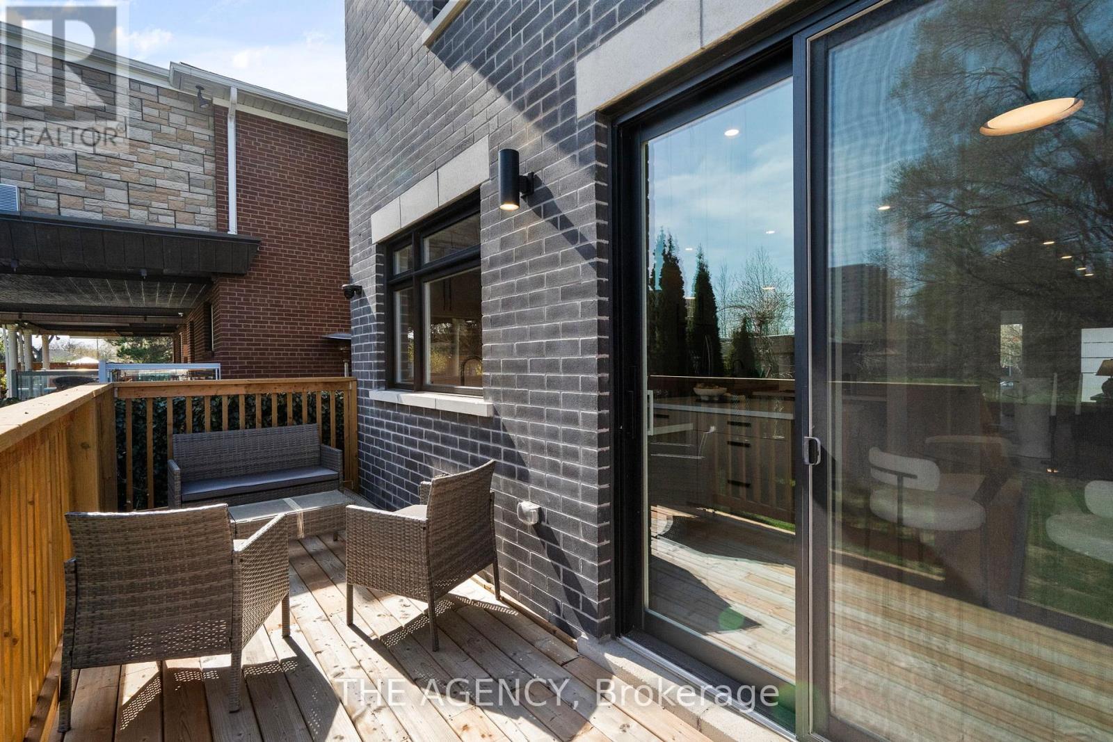41 St Andrews Boulevard, Toronto, Ontario  M9R 1W2 - Photo 40 - W12716406