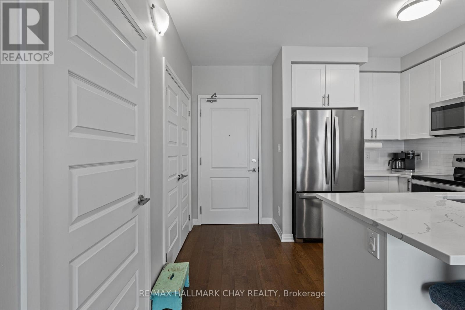 622 - 610 Farmstead Drive, Milton, Ontario  L9T 8X5 - Photo 4 - W12716418