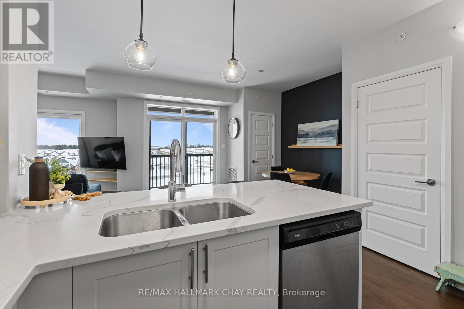 622 - 610 Farmstead Drive, Milton, Ontario  L9T 8X5 - Photo 6 - W12716418