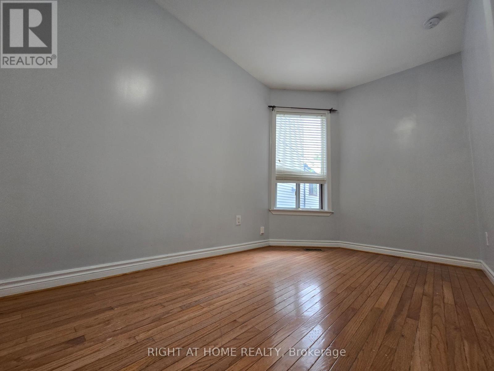 Main - 984 Ossington Avenue, Toronto, Ontario  M6G 3V6 - Photo 6 - W12716454