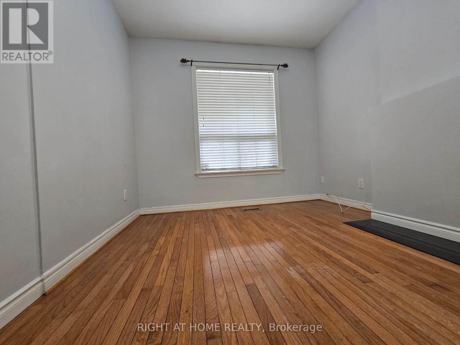 Main - 984 Ossington Avenue, Toronto, Ontario  M6G 3V6 - Photo 7 - W12716454