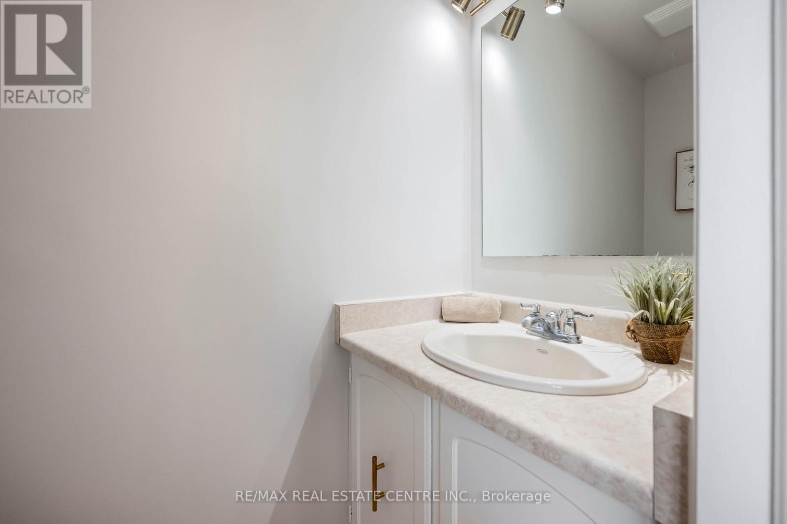 8 Passmore Avenue, Orangeville, Ontario  L9W 4E2 - Photo 25 - W12716526