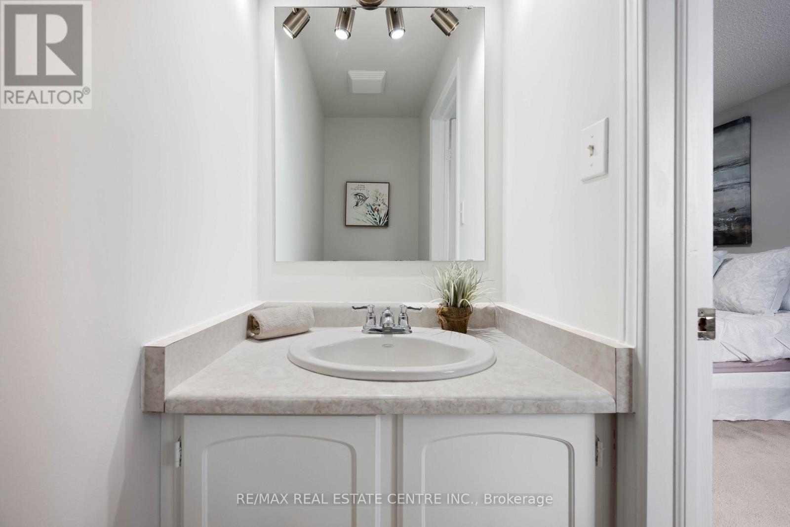 8 Passmore Avenue, Orangeville, Ontario  L9W 4E2 - Photo 26 - W12716526