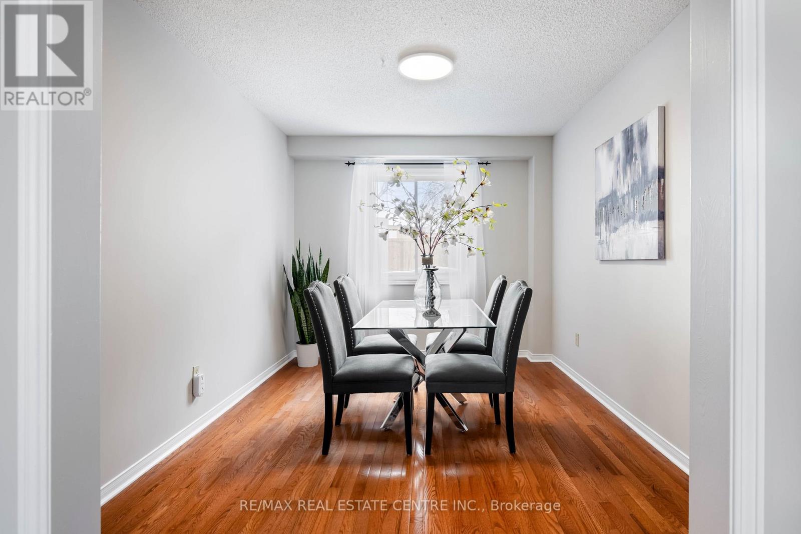 8 Passmore Avenue, Orangeville, Ontario  L9W 4E2 - Photo 7 - W12716526