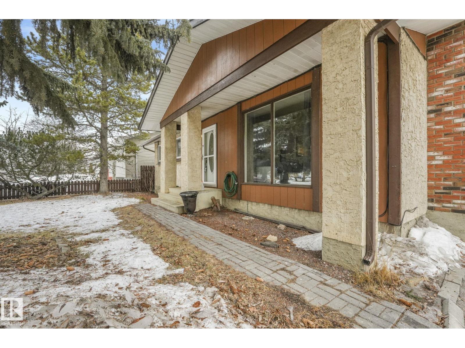 5107 44 St, Beaumont, Alberta  T4X 1J1 - Photo 2 - E4470623