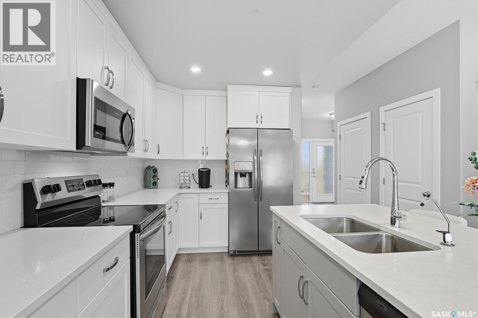 242 Brighton Gate, Saskatoon, Saskatchewan  S7V 0R1 - Photo 8 - SK027175