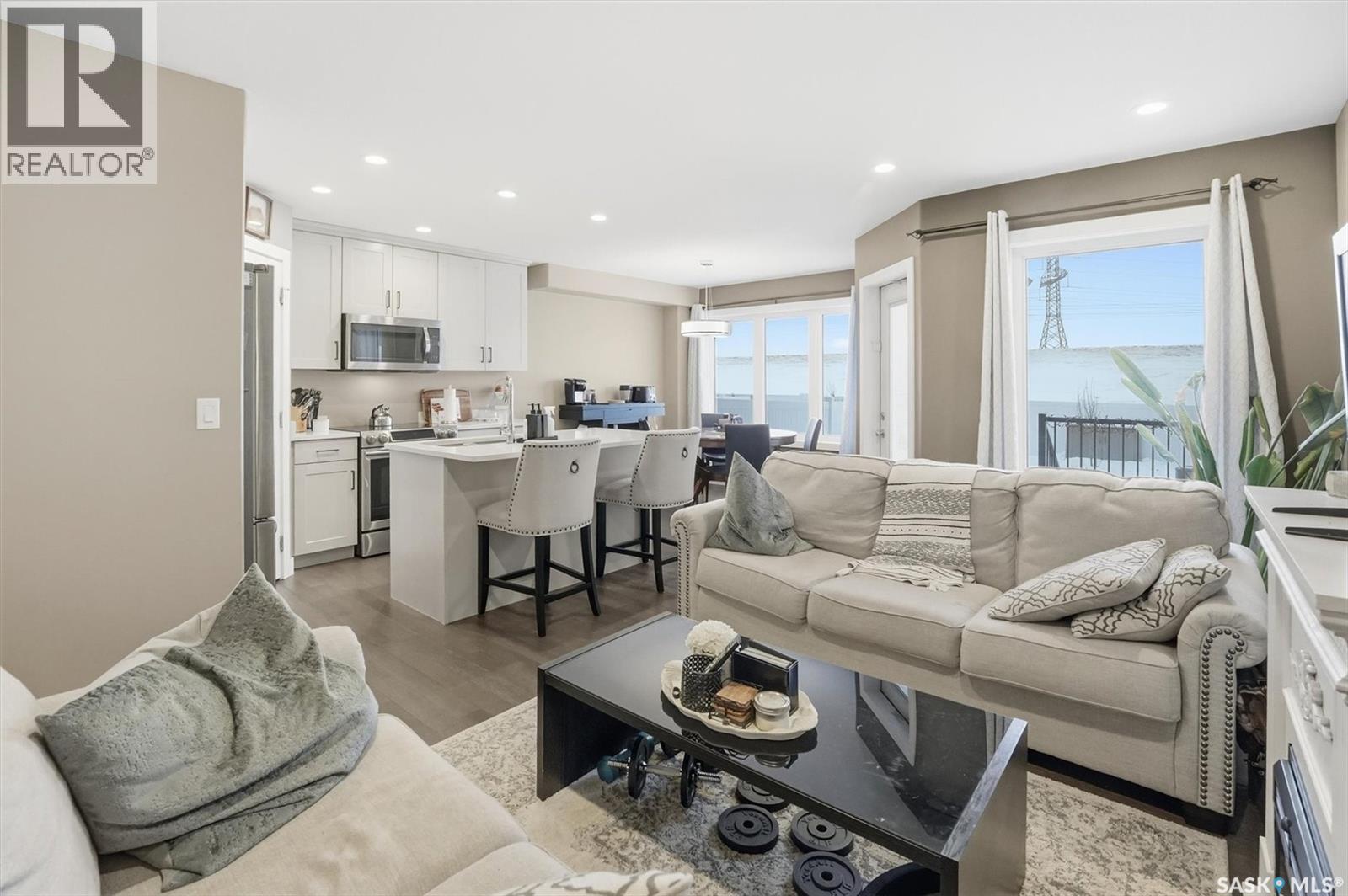 1025 Kolynchuk Crescent, Saskatoon, Saskatchewan  S7T 0X4 - Photo 2 - SK027059