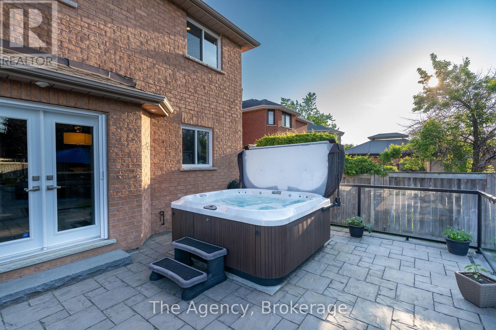 7 Higgin Court, Barrie, Ontario  L4N 0R1 - Photo 7 - S12714032