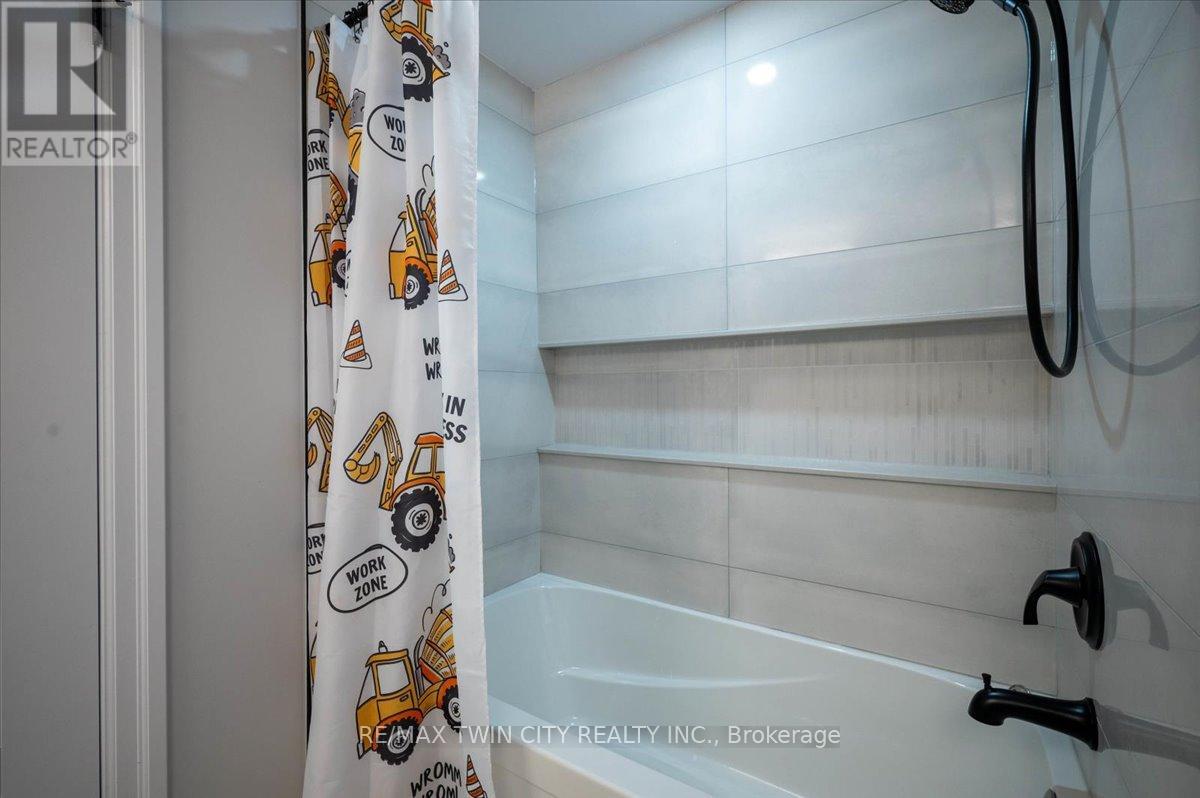 162 Greenbrook Drive, Kitchener, Ontario  N2M 4J7 - Photo 20 - X12716354