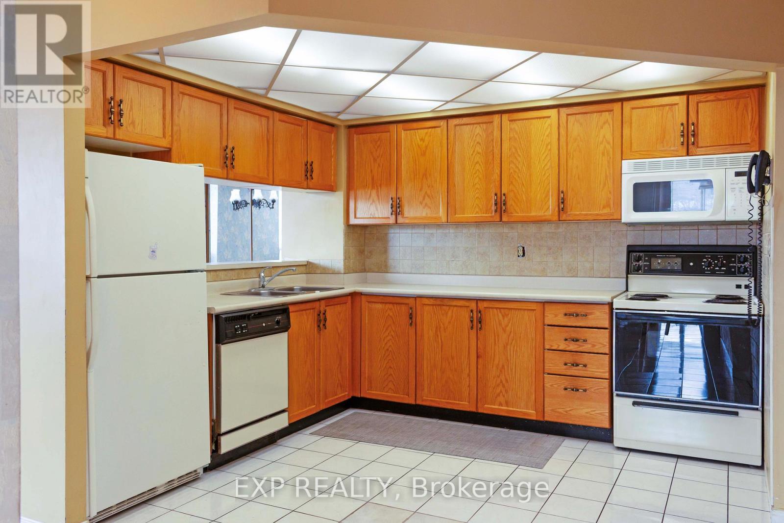 204 - 495 Highway 8, Hamilton, Ontario  L8G 5E1 - Photo 3 - X12716392