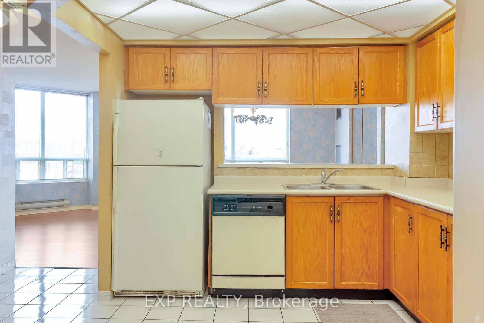 204 - 495 Highway 8, Hamilton, Ontario  L8G 5E1 - Photo 4 - X12716392