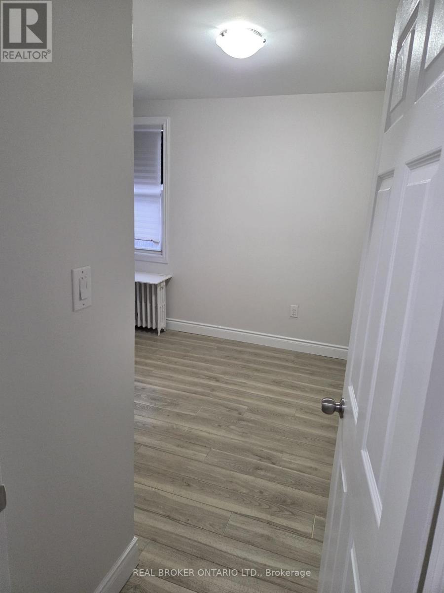 6 - 917 Main Street E, Hamilton, Ontario  L8M 1M6 - Photo 5 - X12716394