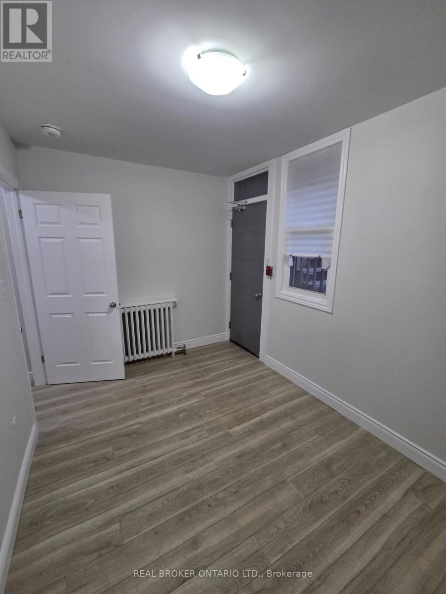 6 - 917 Main Street E, Hamilton, Ontario  L8M 1M6 - Photo 8 - X12716394