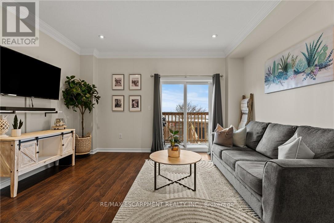 23 Edenrock Drive, Hamilton, Ontario  L8E 5G9 - Photo 6 - X12716502