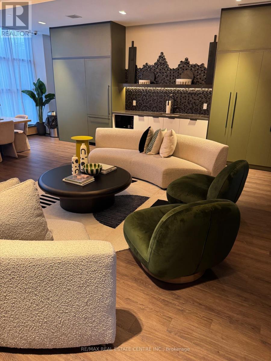 707 - 750 Whitlock Avenue, Milton, Ontario  L9E 2B5 - Photo 9 - W12716038