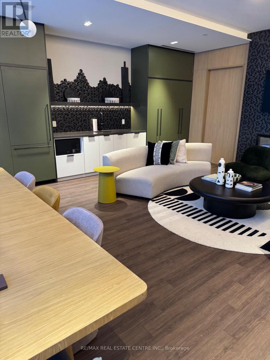 707 - 750 Whitlock Avenue, Milton, Ontario  L9E 2B5 - Photo 7 - W12716038