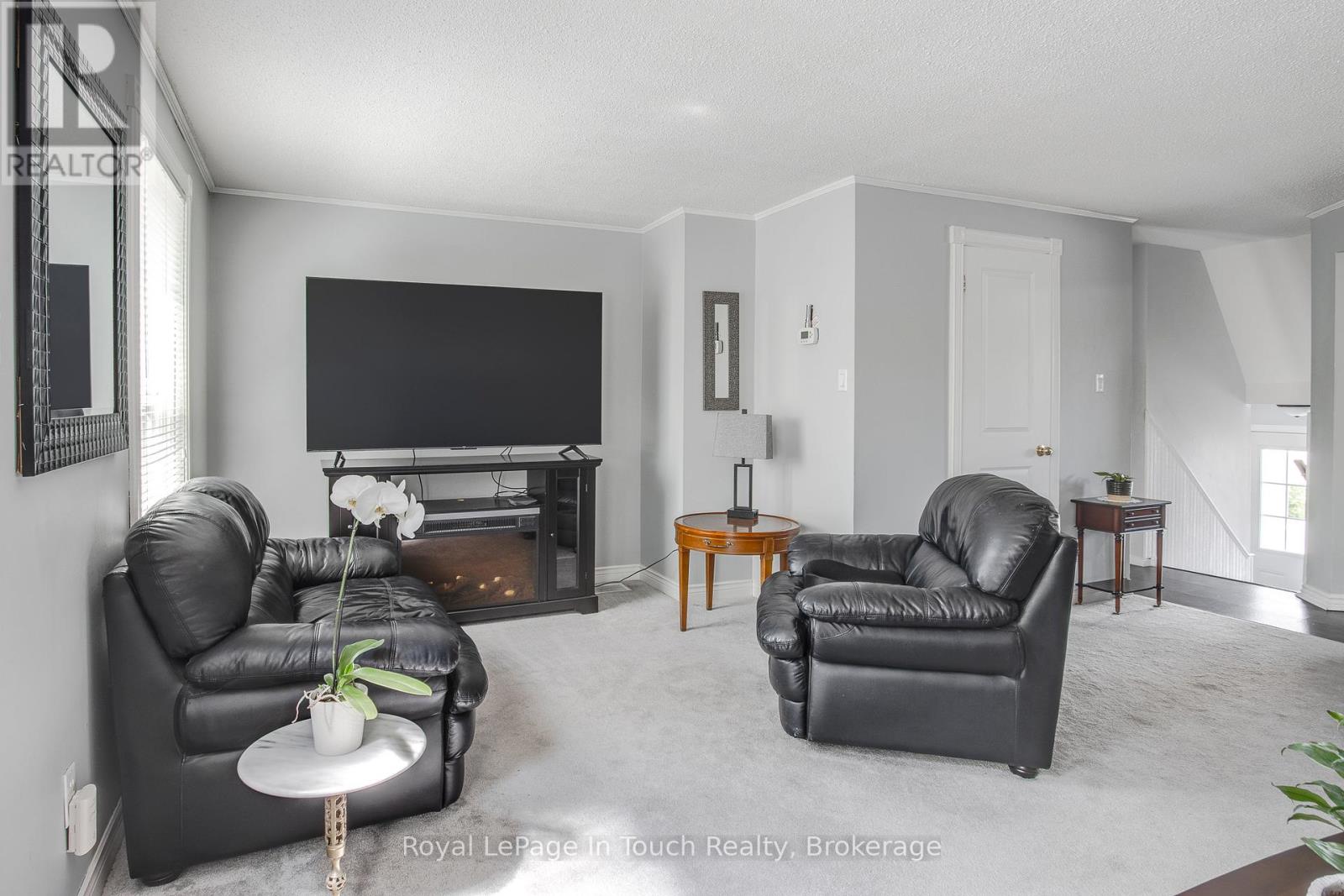 4 - 233 Innisfil Street, Barrie, Ontario L4N 3E9 - Photo 5 - S12716678