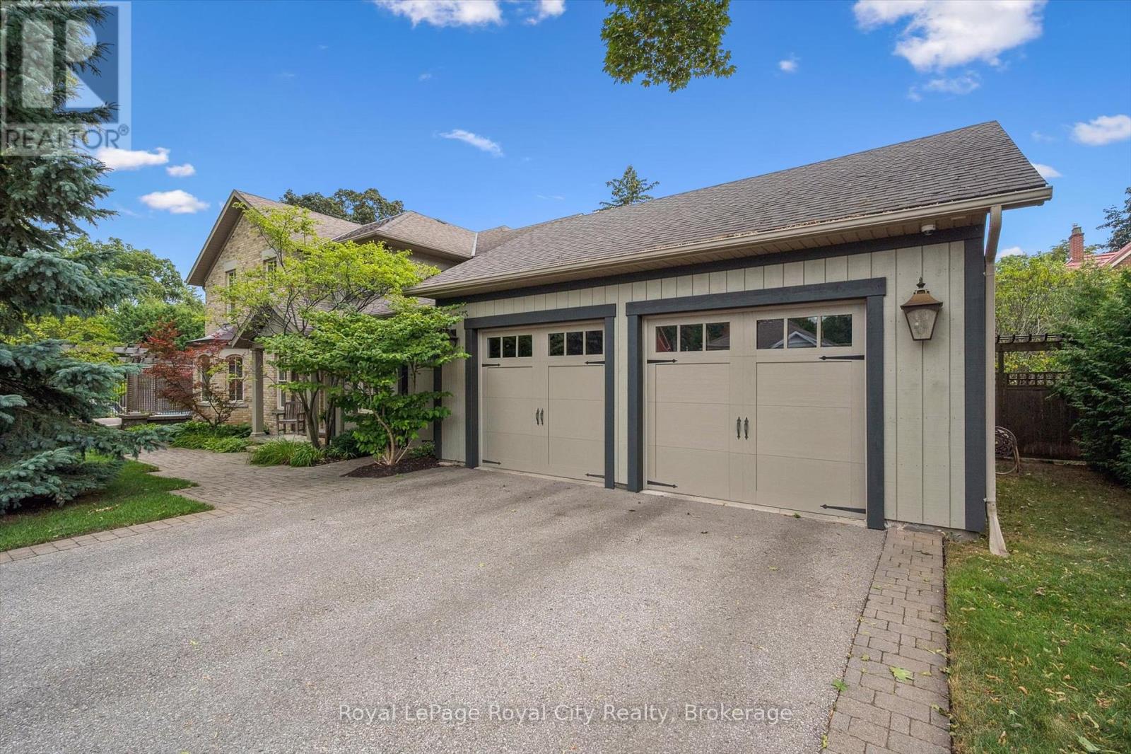 66 Grange Street, Guelph (St. George's), Ontario  N1E 2V2 - Photo 45 - X12716674