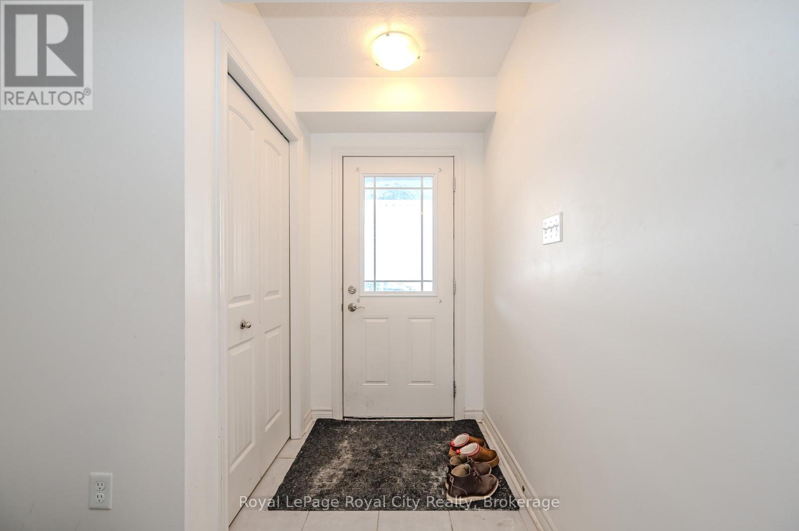 23 - 23 Kingsbury Square, Guelph, Ontario N1L 0K6 - Photo 3 - X12716682