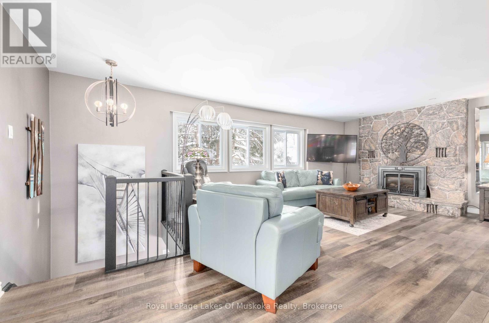 256 Woodland Drive, Huntsville (Chaffey), Ontario  P1H 1A6 - Photo 5 - X12716700