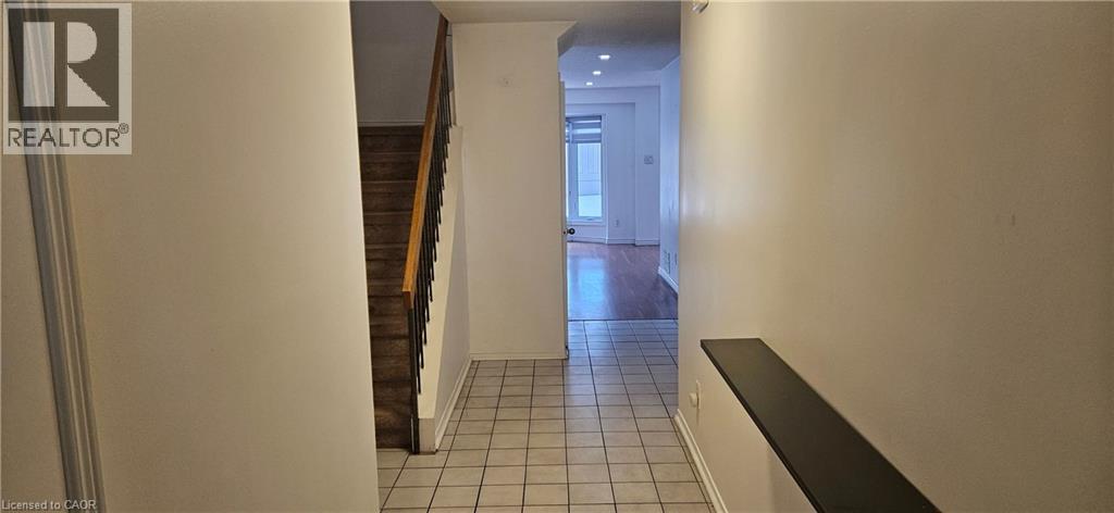 1039 Cedarglen Gate Unit# 15, Mississauga, Ontario  L5G 3A7 - Photo 3 - 40800032