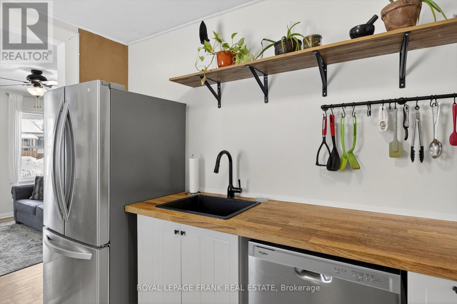 744 Brown Street, Peterborough, Ontario  K9J 4K8 - Photo 12 - X12716582