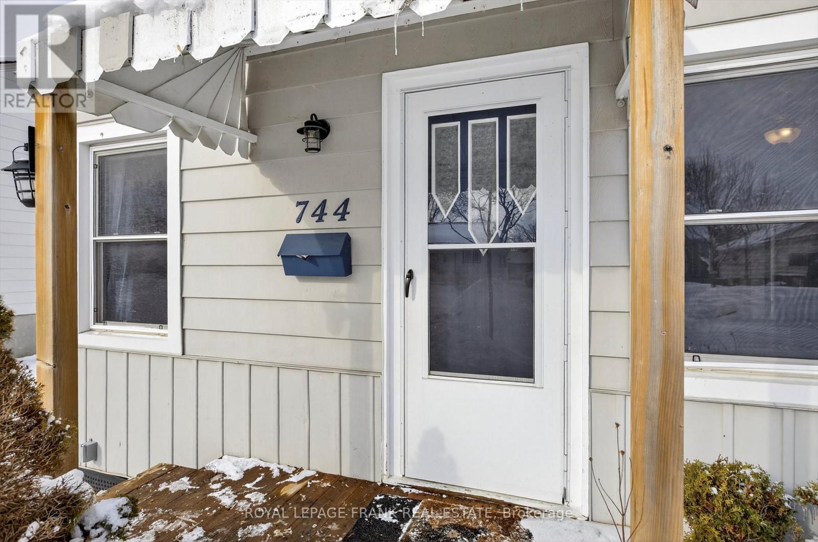 744 Brown Street, Peterborough, Ontario  K9J 4K8 - Photo 3 - X12716582