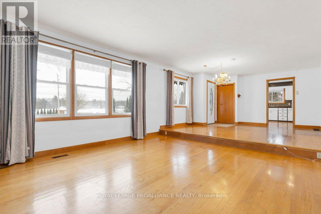 556 Rosebush Road, Quinte West, Ontario  K0K 2C0 - Photo 10 - X12716636