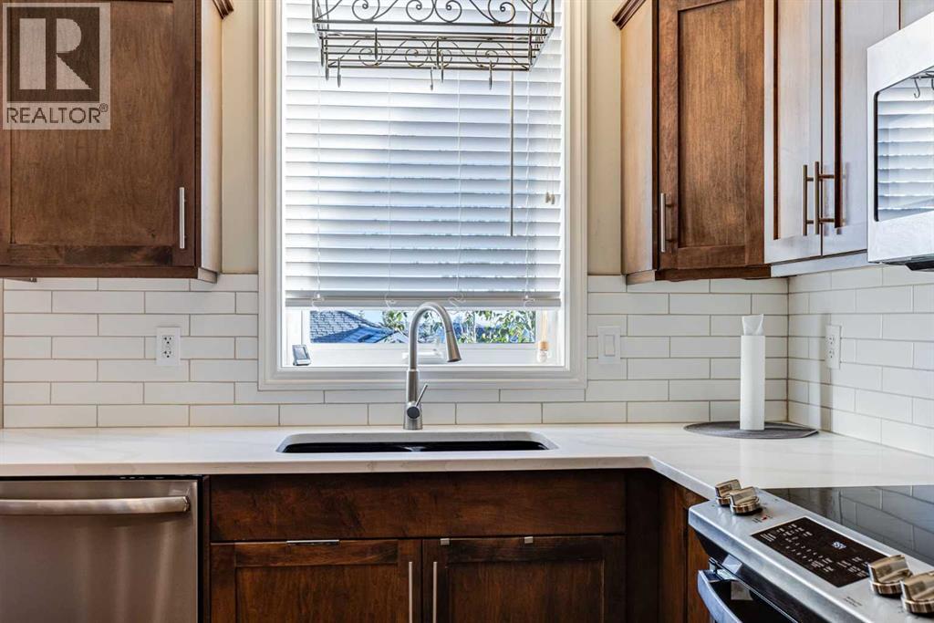 521 Westmount Close, Okotoks, Alberta  T1S 0B7 - Photo 12 - A2277474