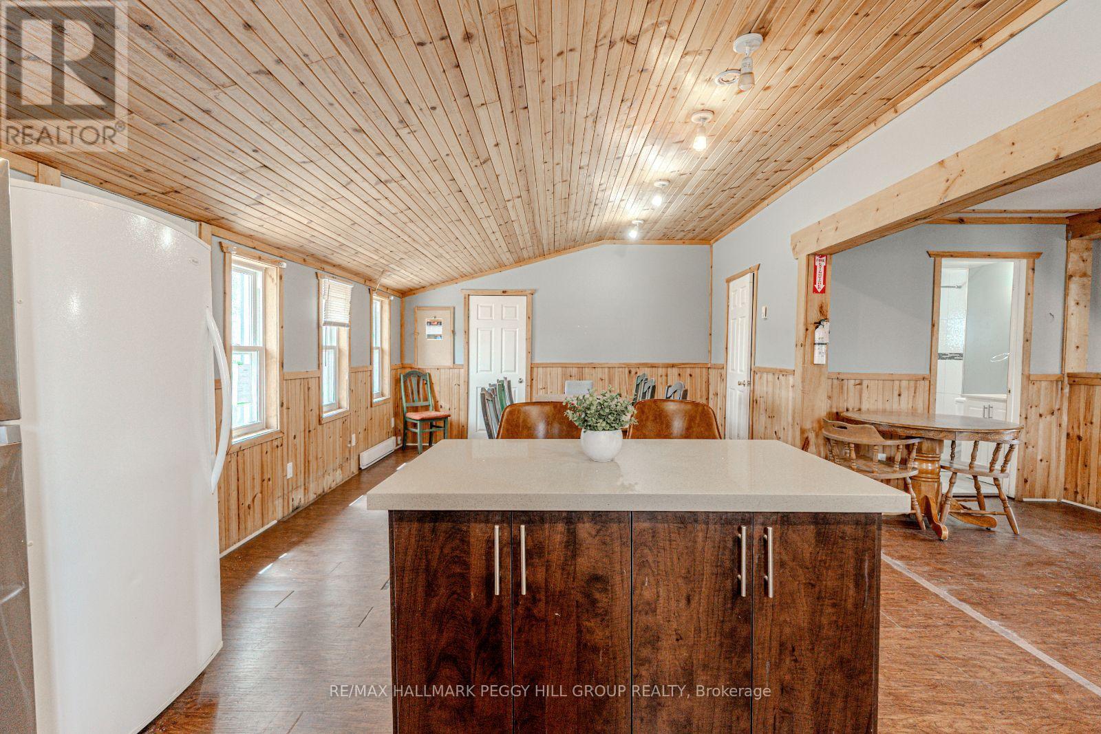 711 Mosley Street, Wasaga Beach, Ontario  L9Z 1Z5 - Photo 8 - S12516342