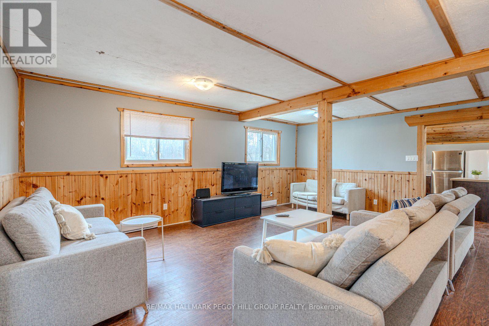 711 Mosley Street, Wasaga Beach, Ontario  L9Z 1Z5 - Photo 4 - S12516342