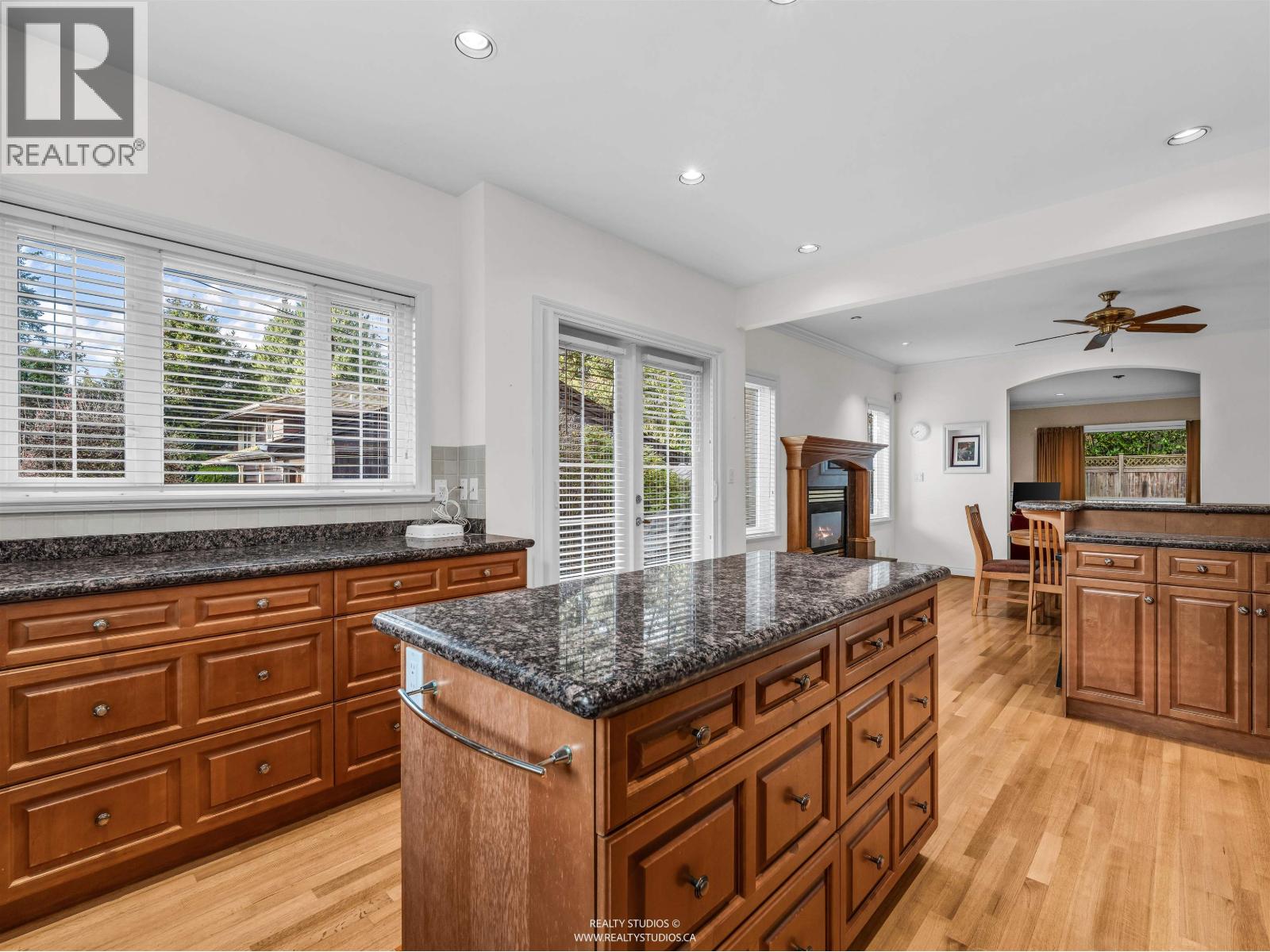 563 Esquimalt Avenue, West Vancouver, British Columbia V7T 1J3 - Photo 9 - R3081768