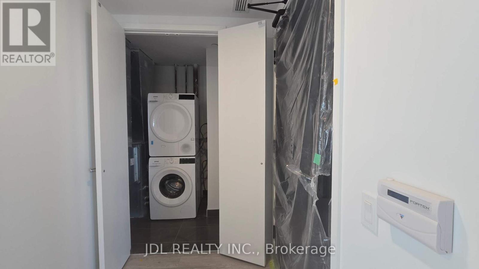 2803 - 88 Queen Street E, Toronto, Ontario  M5C 0B6 - Photo 4 - C12716554