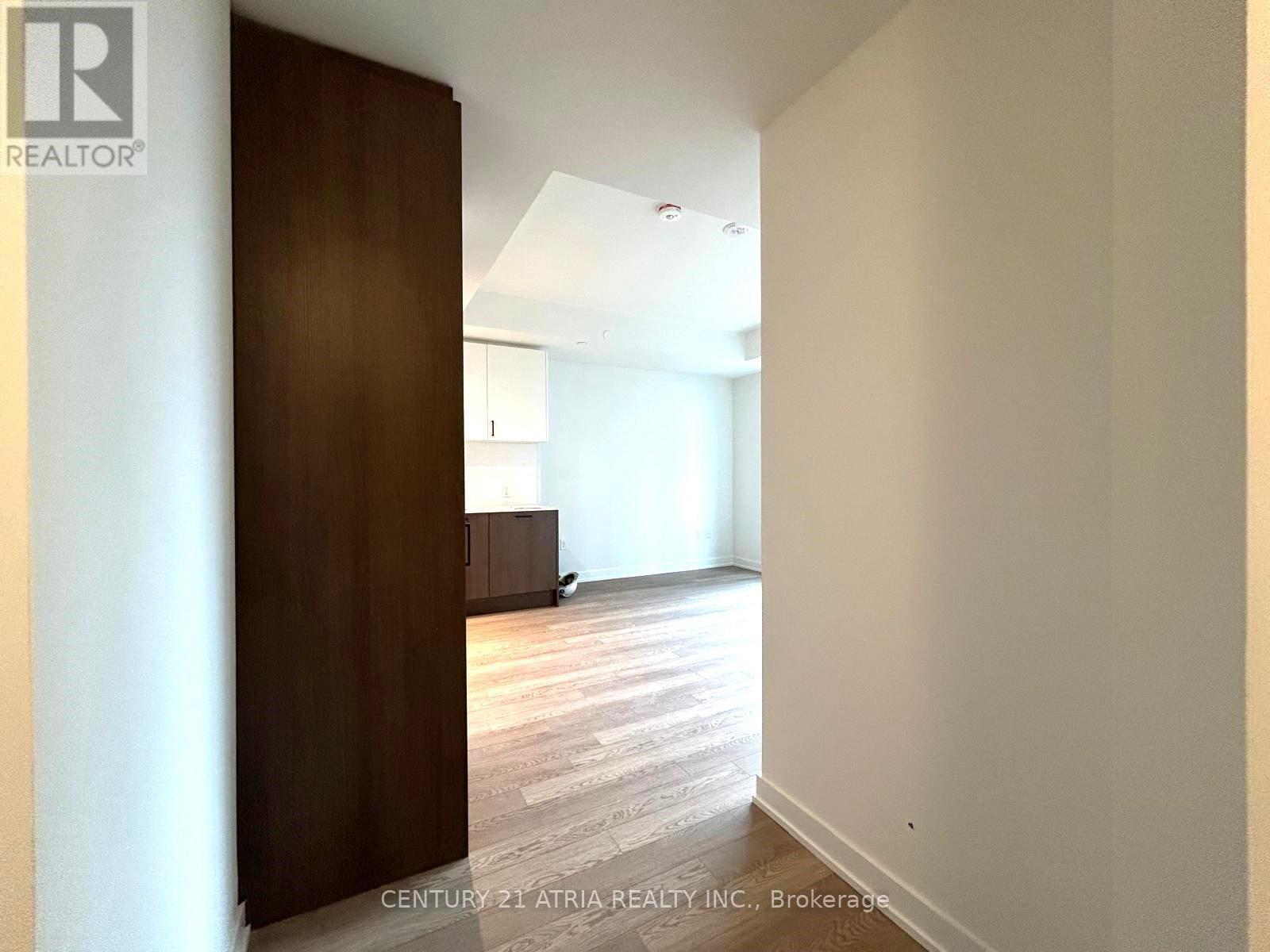 704 - 1 Quarrington Lane, Toronto, Ontario  M3C 0S4 - Photo 4 - C12716650