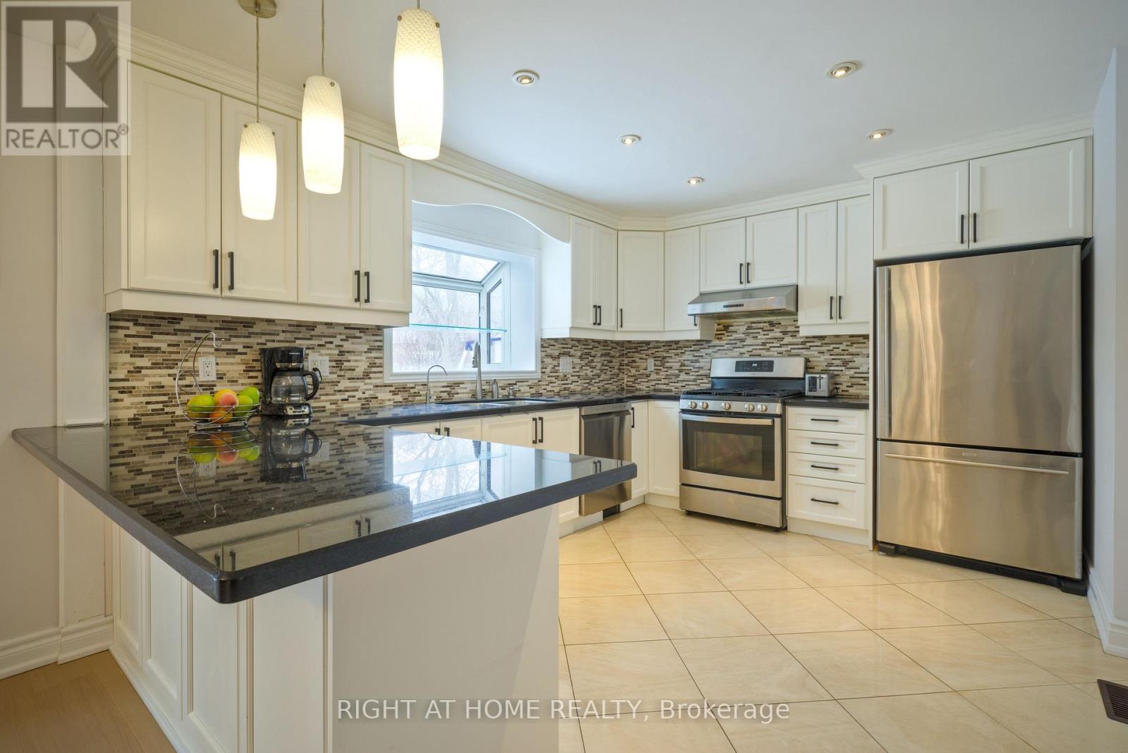 1230 Huntingwood Drive, Toronto, Ontario  M1S 1K8 - Photo 12 - E12716642