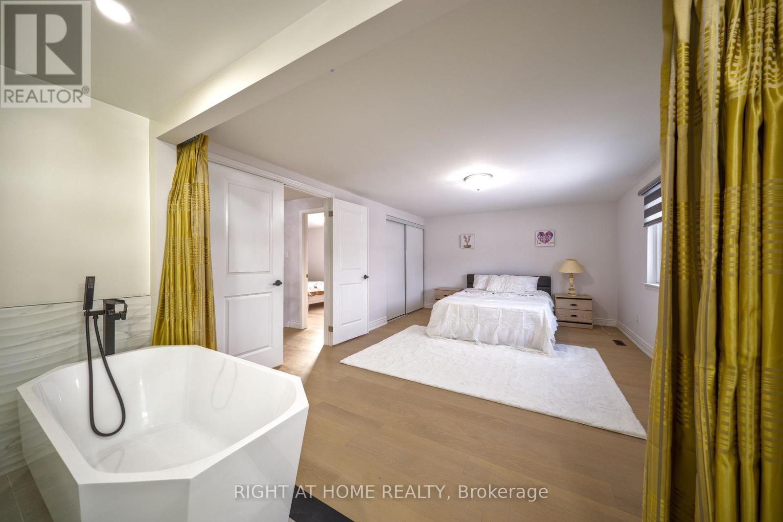 1230 Huntingwood Drive, Toronto, Ontario  M1S 1K8 - Photo 19 - E12716642