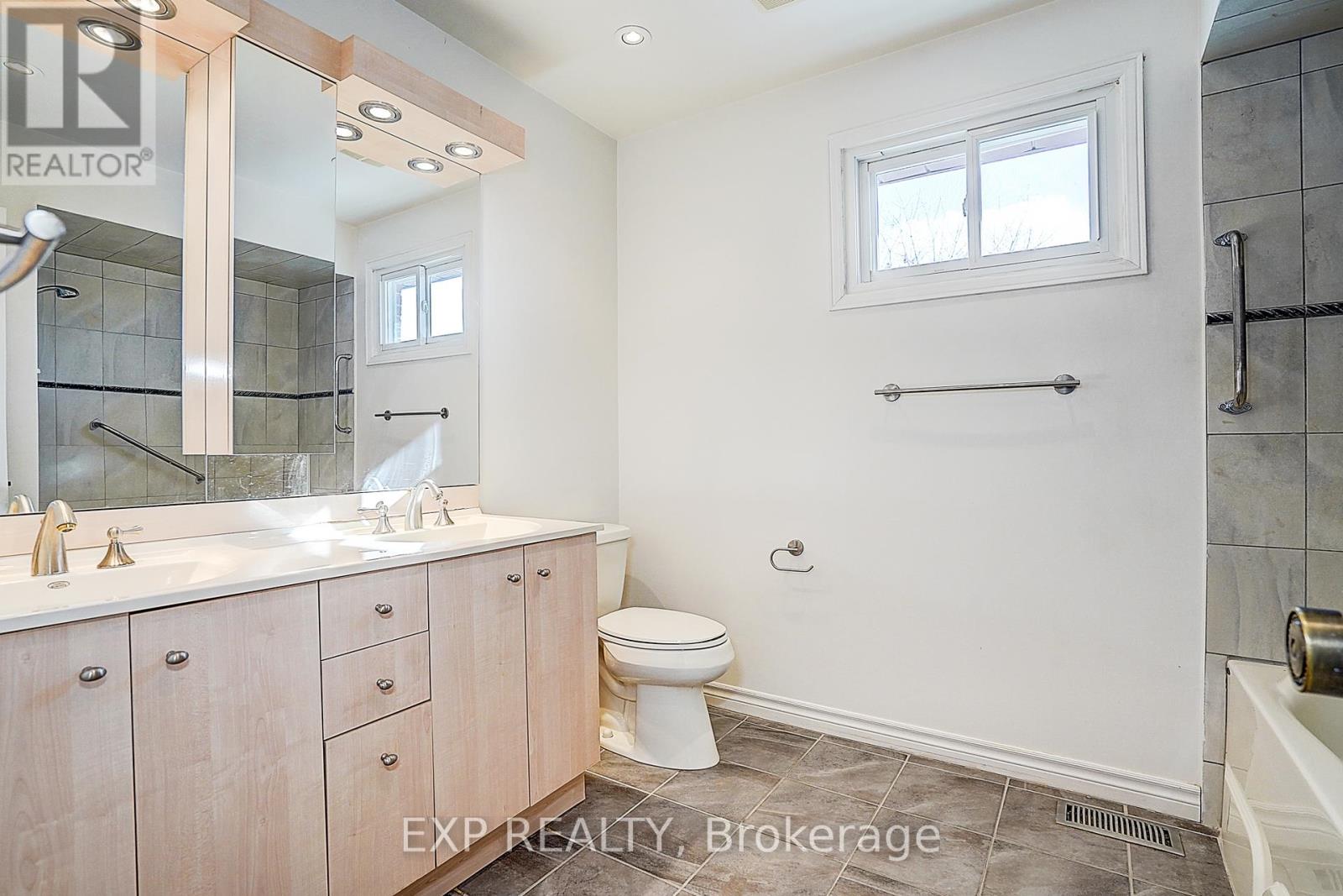 27 Pining Road, Markham, Ontario  L3T 5N5 - Photo 32 - N12716600