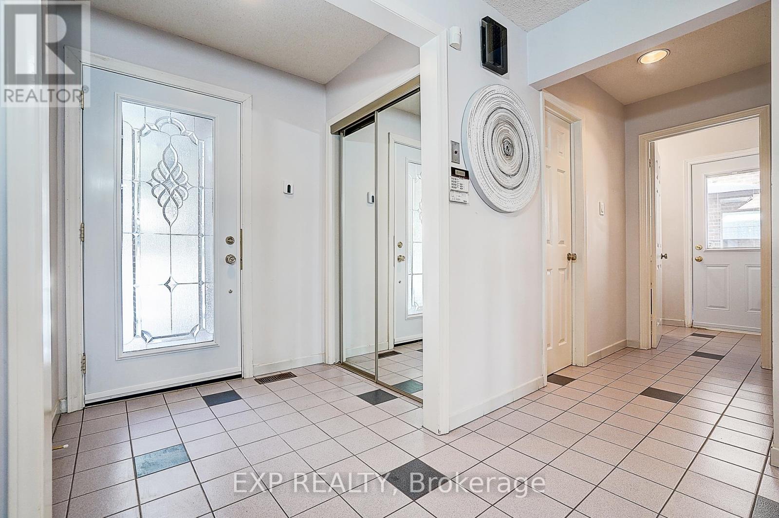 27 Pining Road, Markham, Ontario  L3T 5N5 - Photo 5 - N12716600