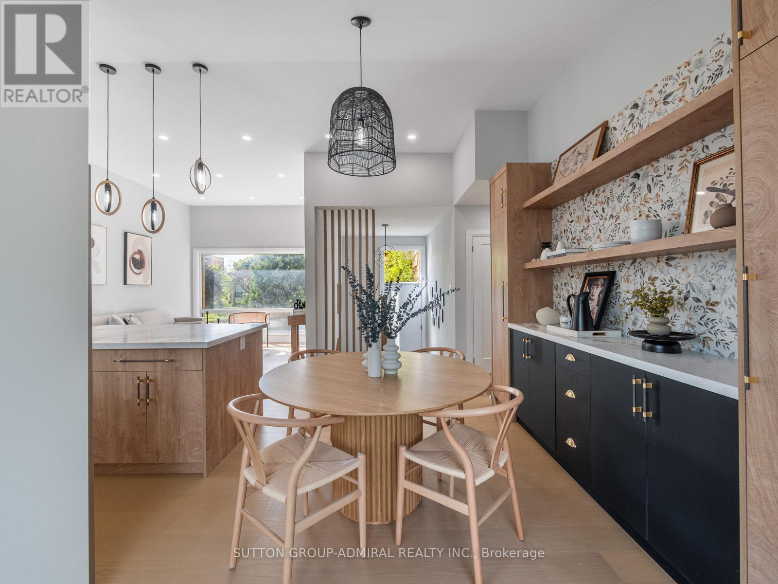 393 Paliser Crescent S, Richmond Hill, Ontario  L4C 1S2 - Photo 3 - N12716608