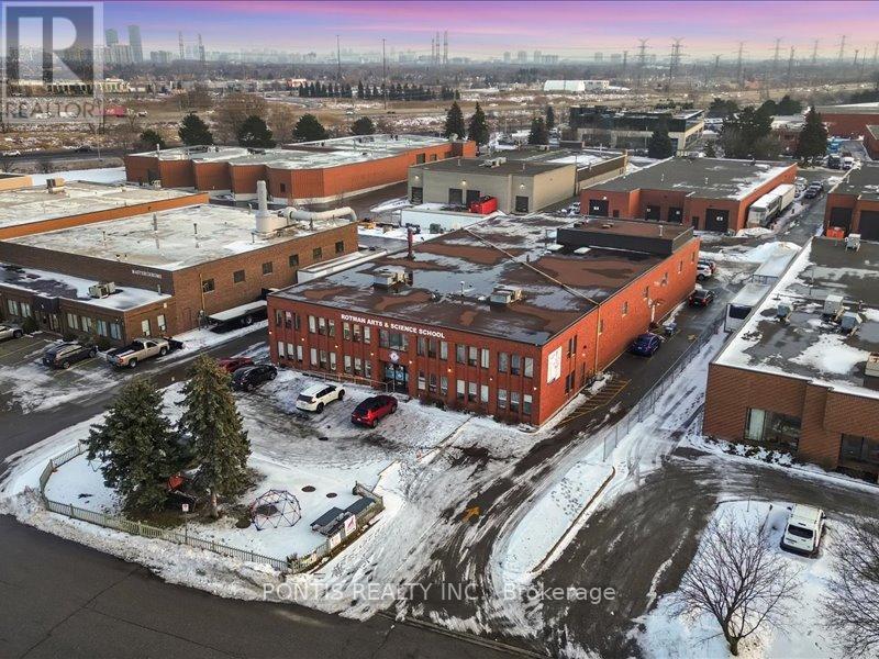 7 Bradwick Drive, Vaughan, Ontario  L4K 2T4 - Photo 4 - N12716618