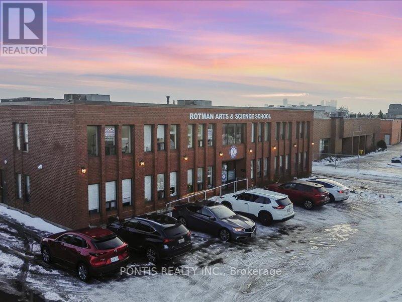 7 Bradwick Drive, Vaughan, Ontario  L4K 2T4 - Photo 2 - N12716668