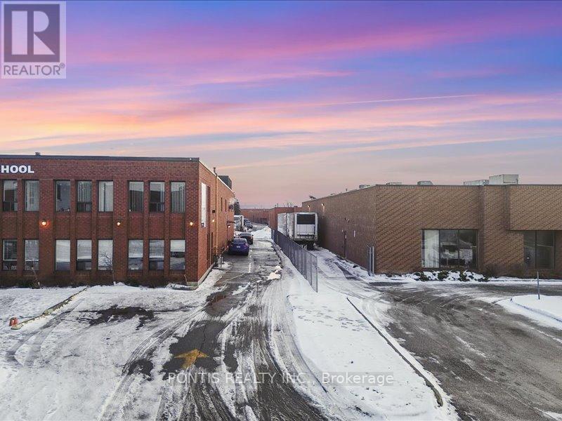 7 Bradwick Drive, Vaughan, Ontario  L4K 2T4 - Photo 3 - N12716668