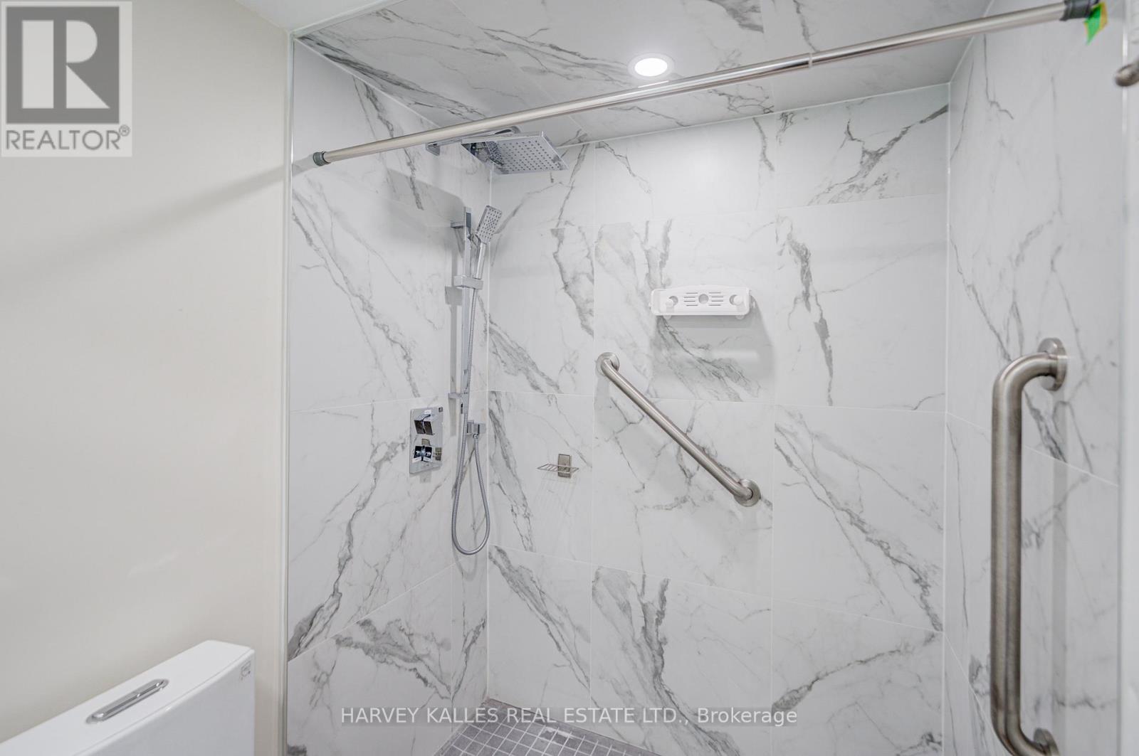 109 - 3000 Bathurst Street, Toronto, Ontario  M6B 3B4 - Photo 27 - C12710832