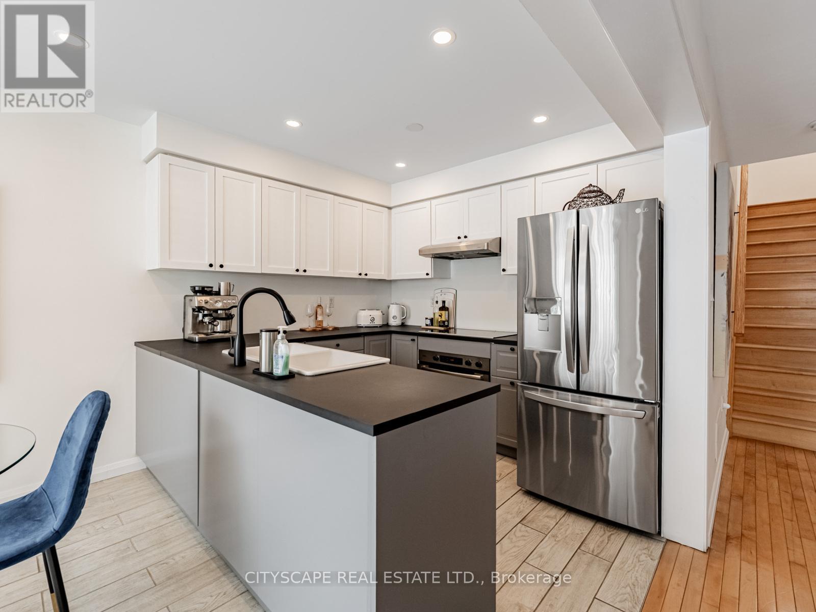 46 Jessop Drive, Brampton, Ontario  L7A 3M8 - Photo 7 - W12716564