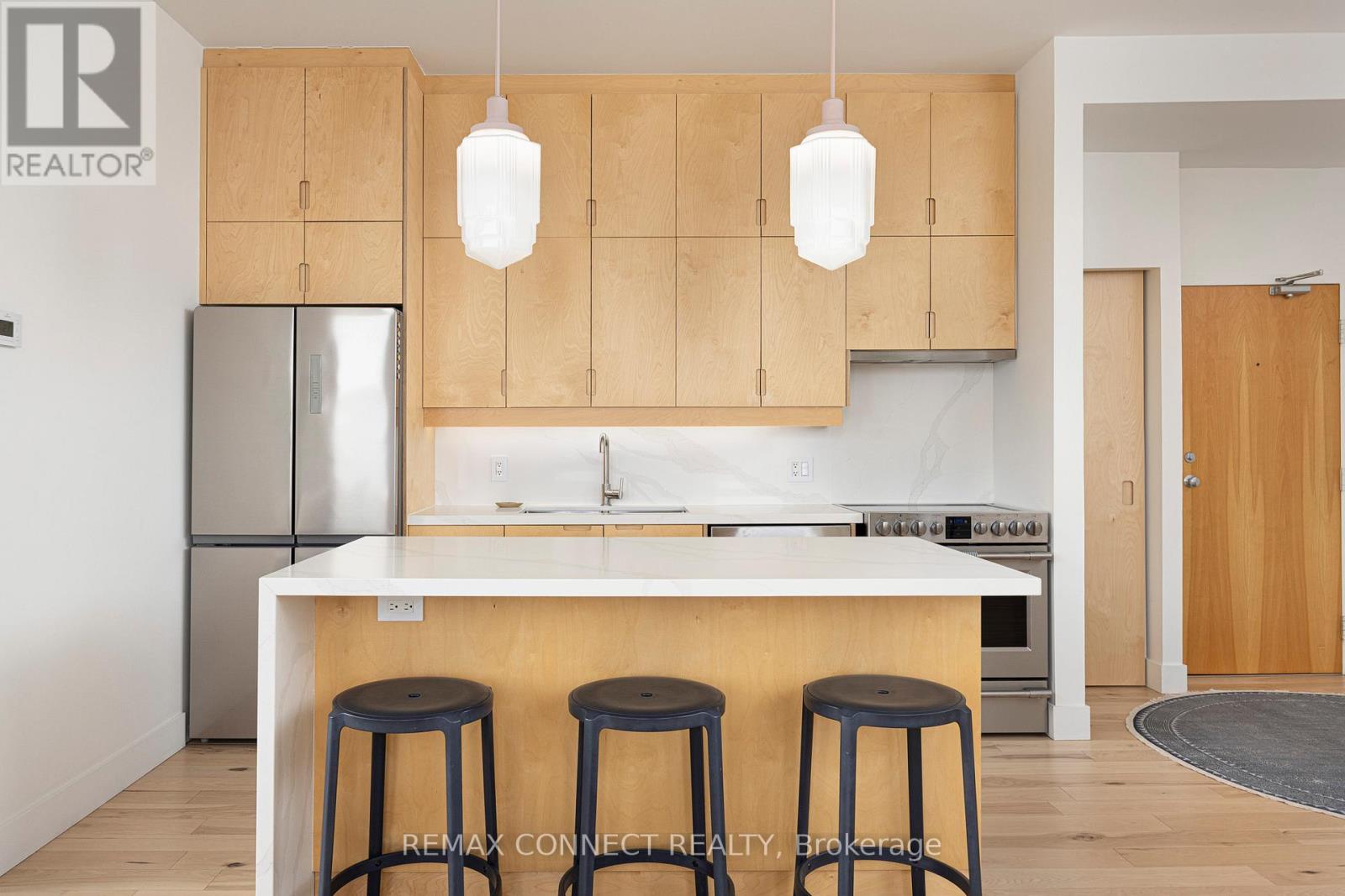 402 - 1 St Johns Road, Toronto, Ontario  M6P 1T7 - Photo 14 - W12716614