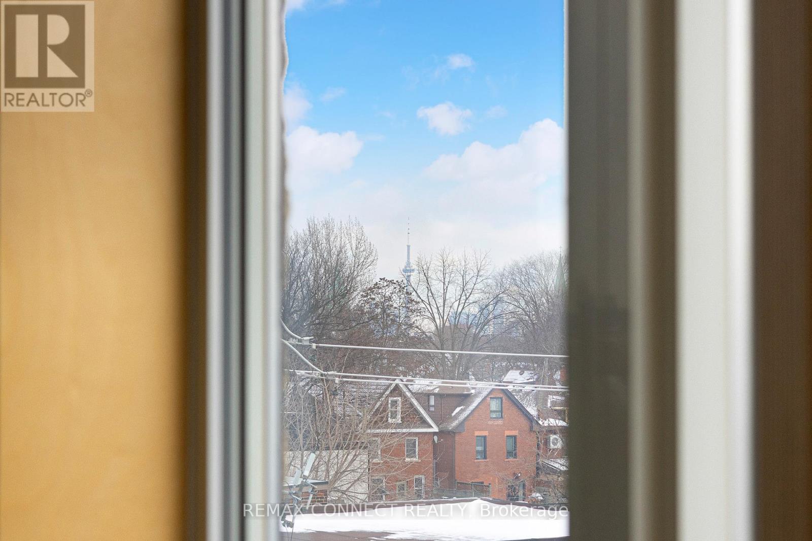 402 - 1 St Johns Road, Toronto, Ontario  M6P 1T7 - Photo 31 - W12716614